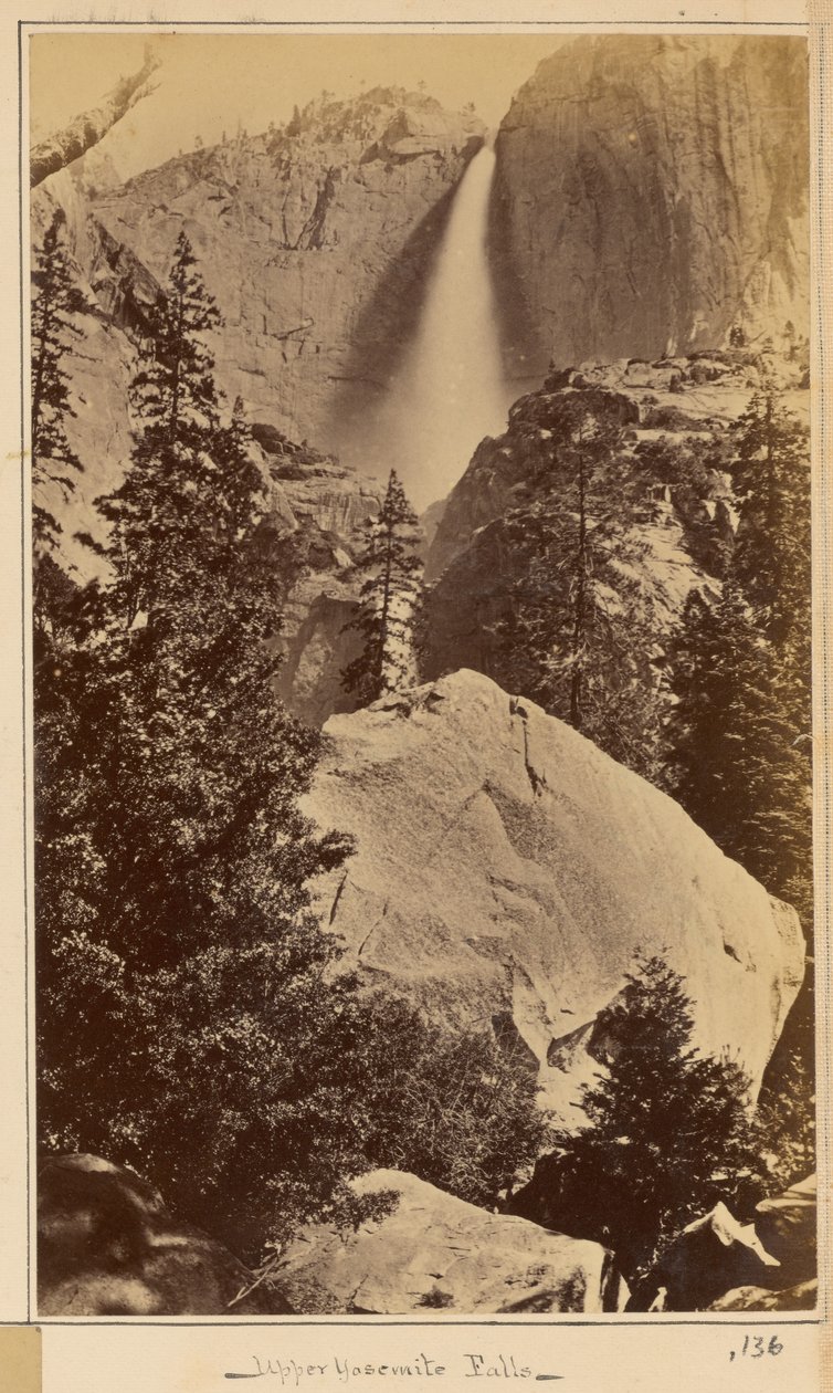 Górne wodospady Yosemite autorstwa Carleton Watkins
