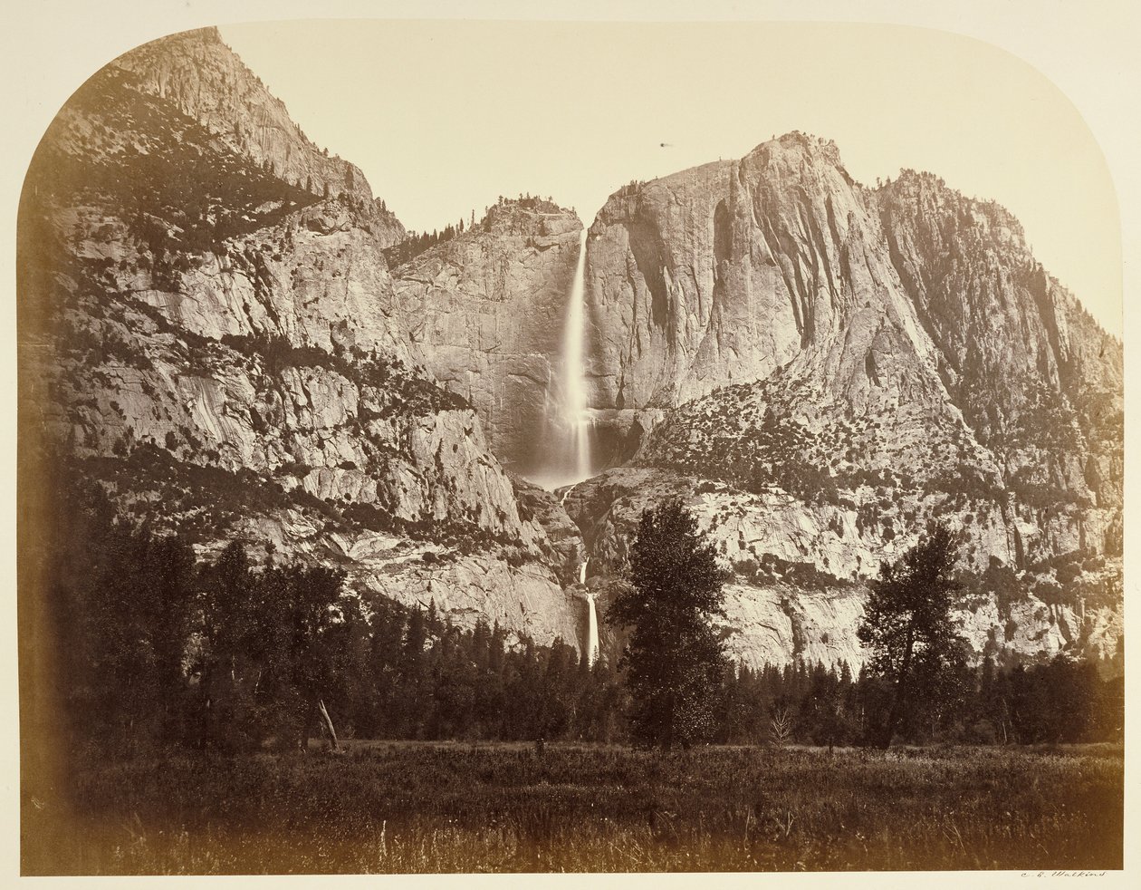 Wodospady Yosemite (widok z przodu), 2477 stóp. autorstwa Carleton Watkins