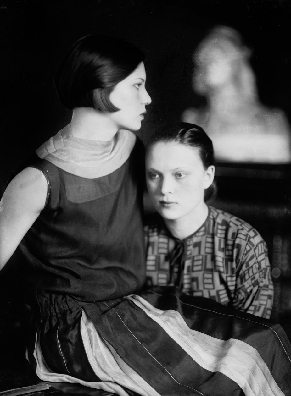 Portret Wandy i Marion Wulzów, Triest, ok. 1920 (szklana płyta) autorstwa Carlo Wulz