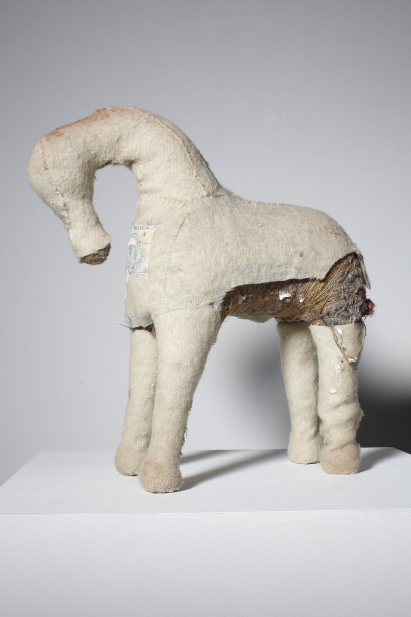 Blank, 2010 (filc, sznurek, wełniany koc) autorstwa Cathie Pilkington