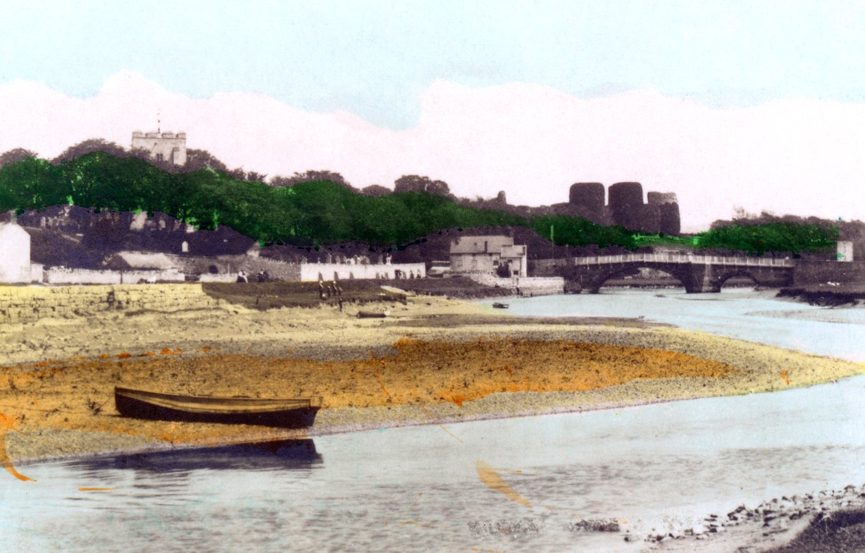 Zamek Rhuddlan, niedaleko Rhyl, Denbighshire, 1926. autorstwa Cavenders Ltd