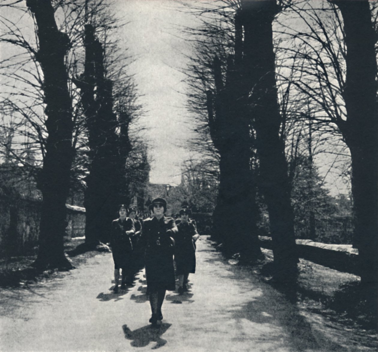 Parada kościelna, 1941 autorstwa Cecil Beaton