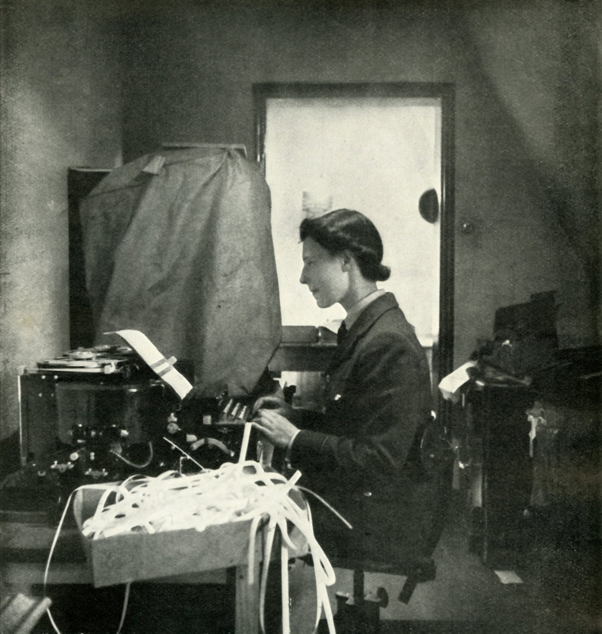 Oficer ds. kodu i szyfrów, c1943. autorstwa Cecil Beaton