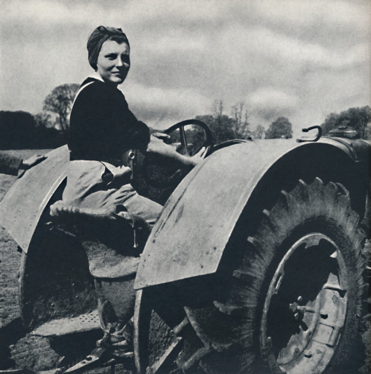 Lądowa dziewczyna, 1941 autorstwa Cecil Beaton