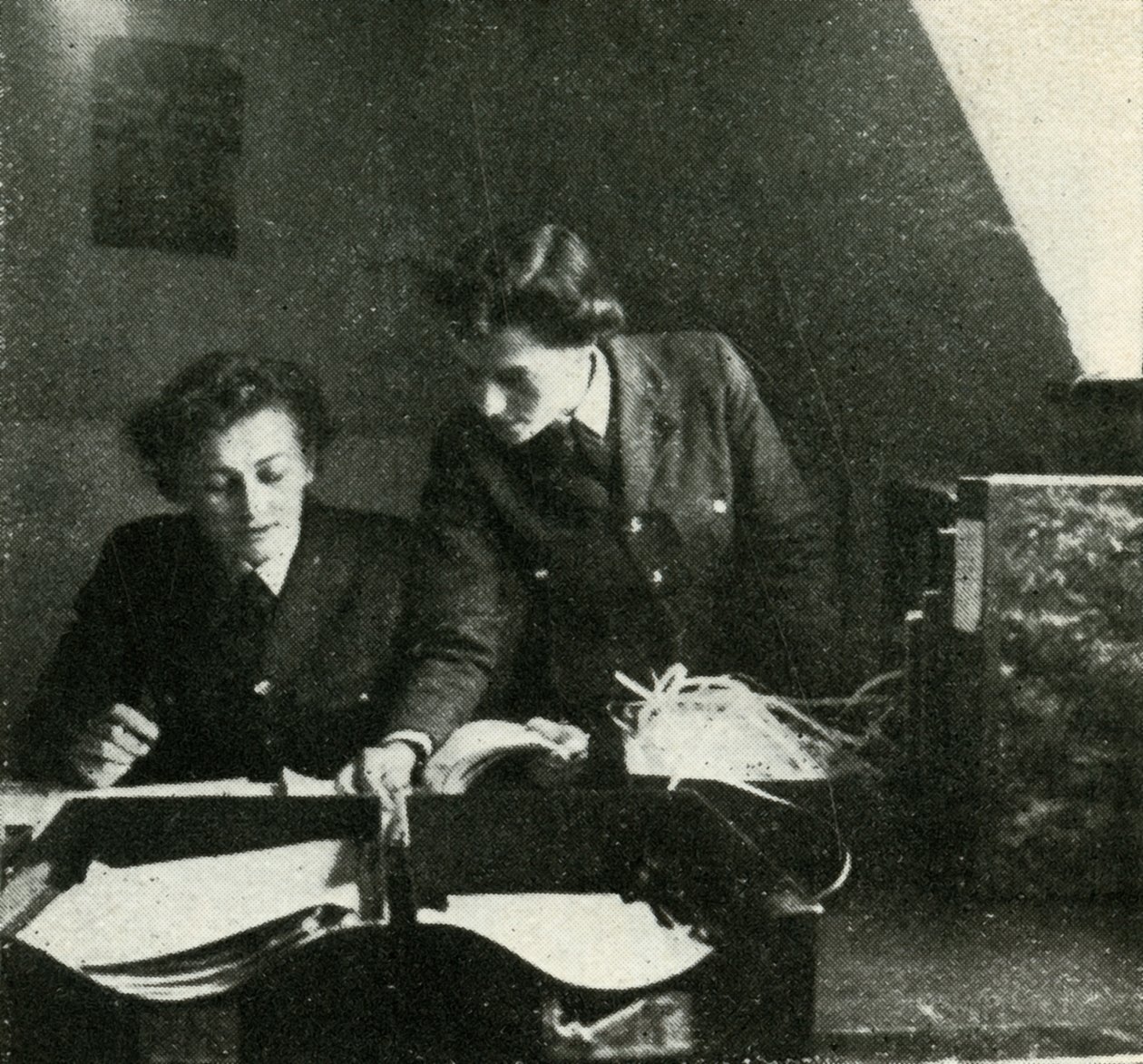 Na służbie sygnałowej, c1943. autorstwa Cecil Beaton