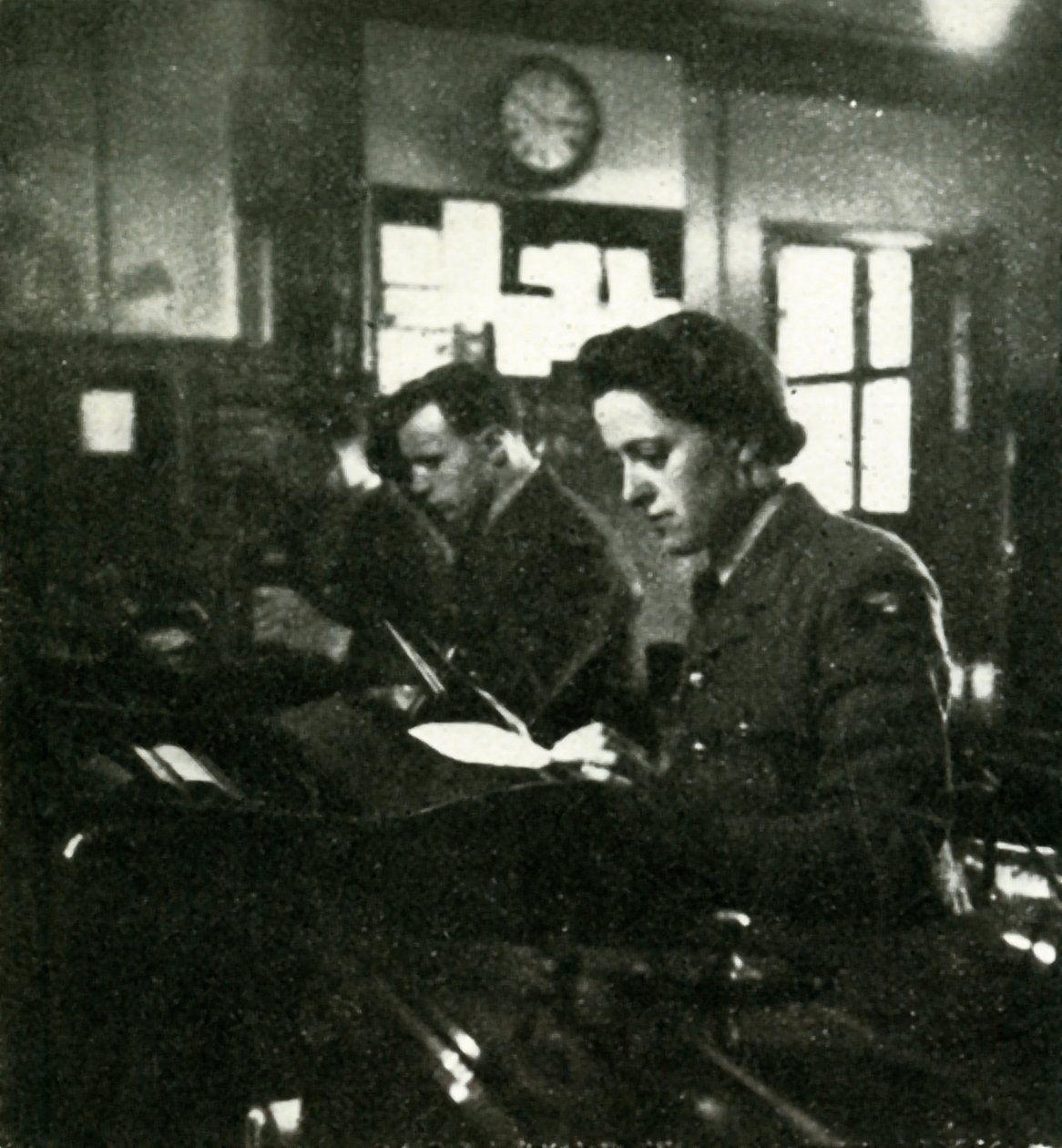 Na służbie sygnałowej, c1943. autorstwa Cecil Beaton