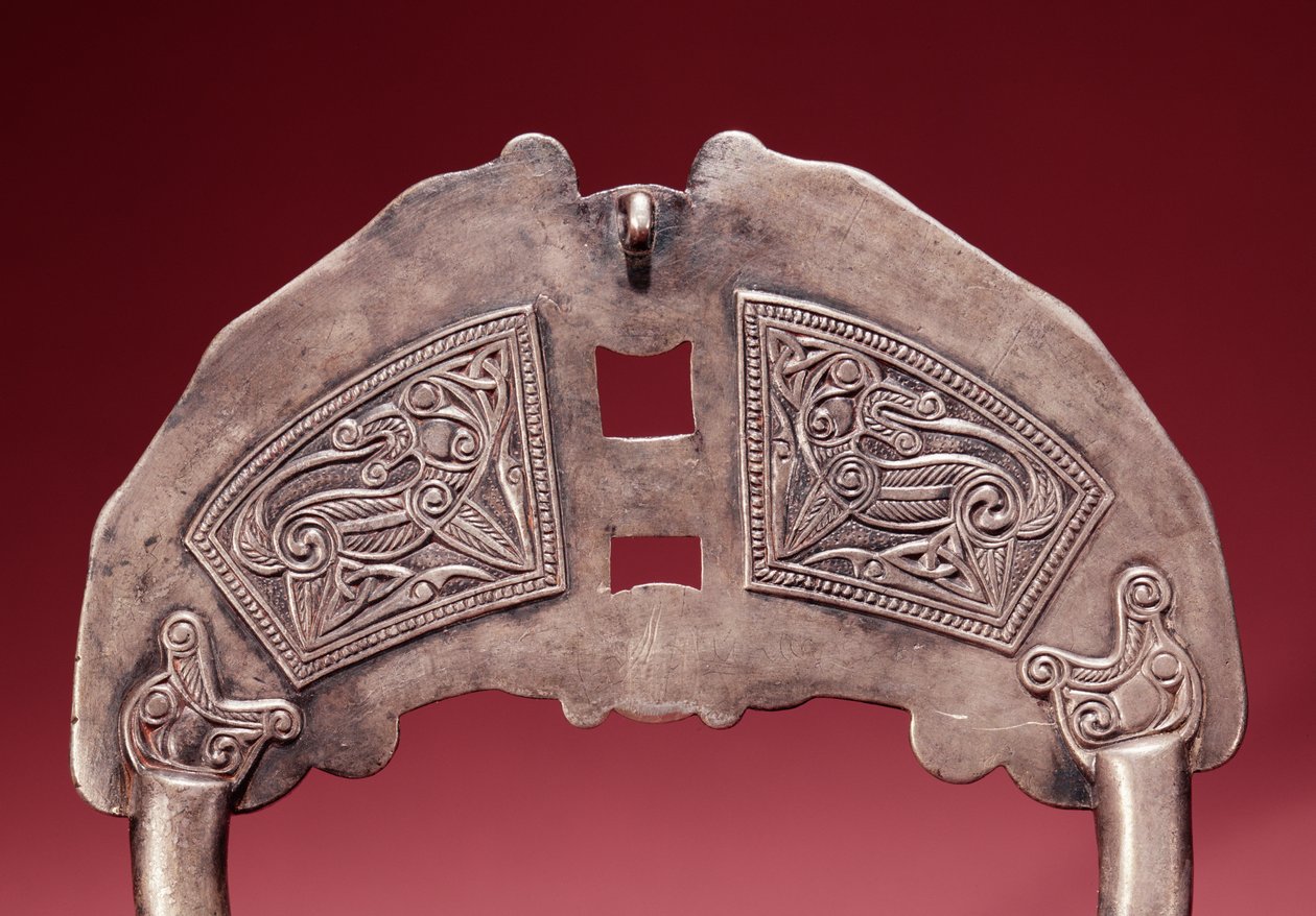 Szczegół spodu broszki Killamery, Killamery, County Kilkenny, srebro z epoki wikingów ze złotem, szkłem i bursztynem z 390433 autorstwa Celtic