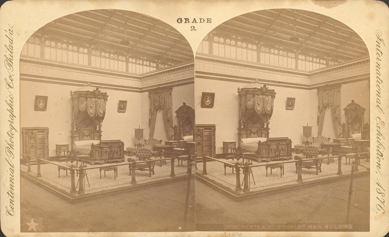 Wystawa mebli Herts & Co. - Gmach Główny (zdjęcie czarno-białe) autorstwa Centennial Photographic Co.