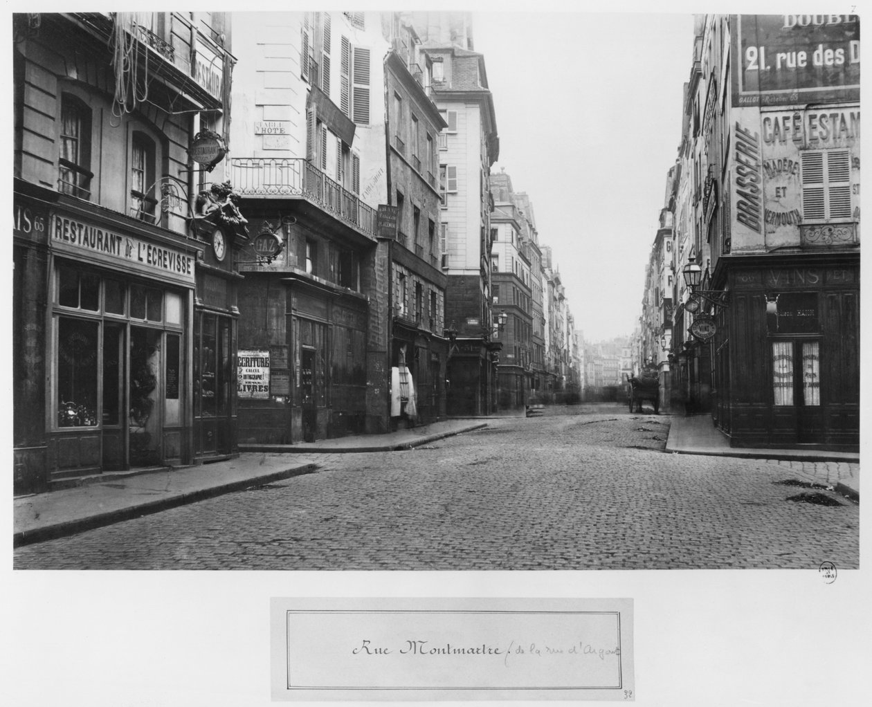 Paryż, Rue Montmartre, widziana z Rue d