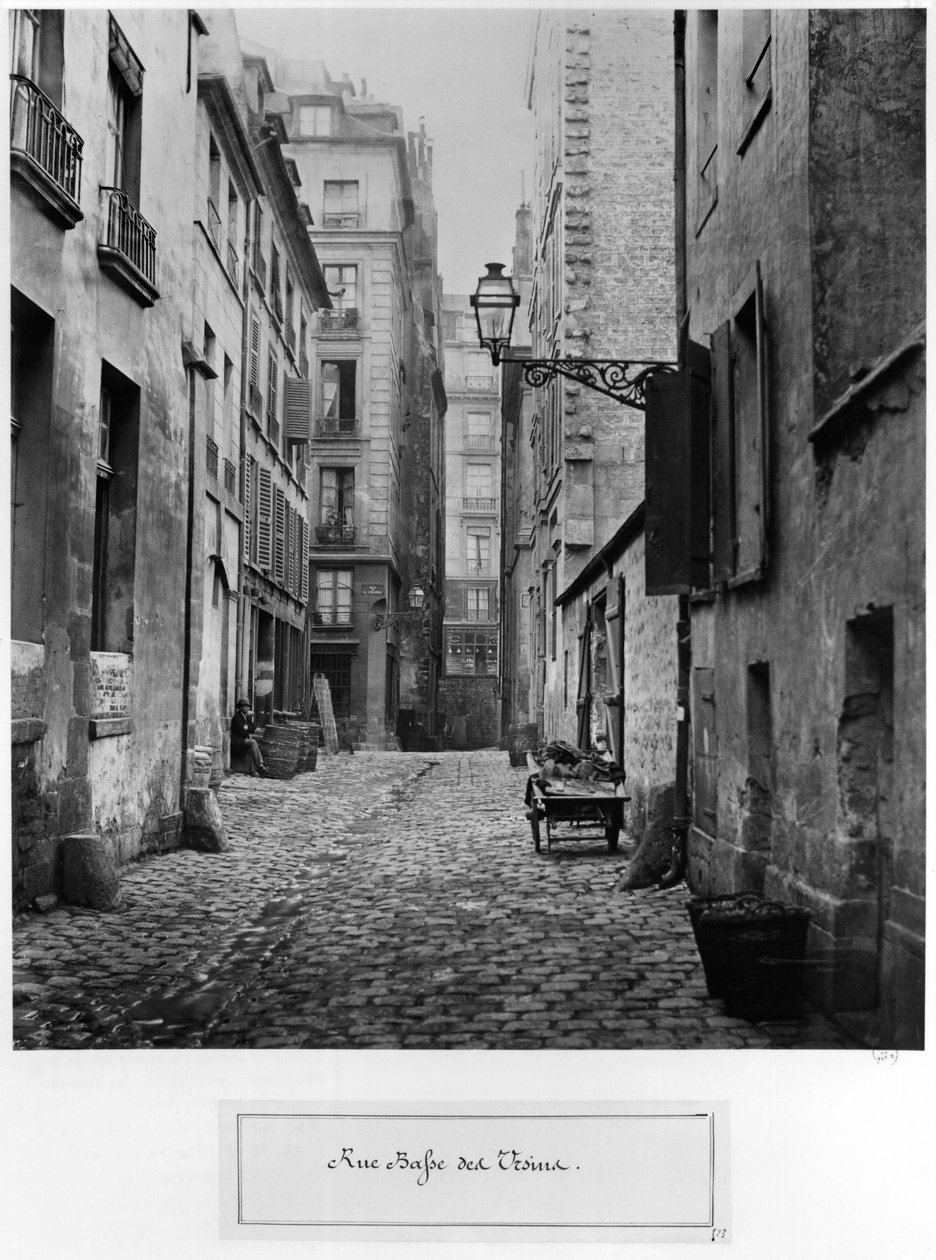 Rue Basse des Ursins, Paryż, 1858-78 autorstwa Charles Marville