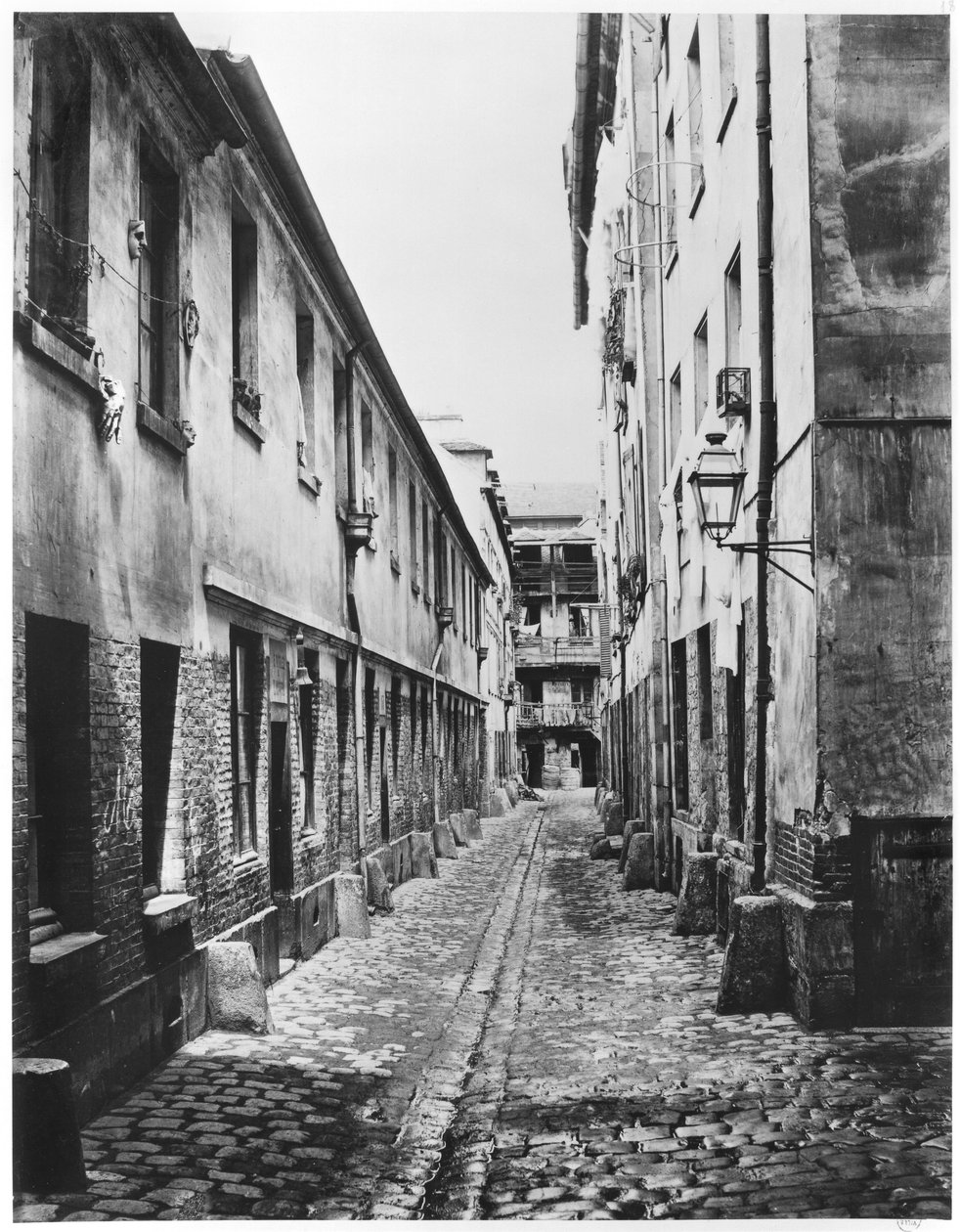 Rue du Fer-a-Moulin, Paryż, 1858-78 autorstwa Charles Marville