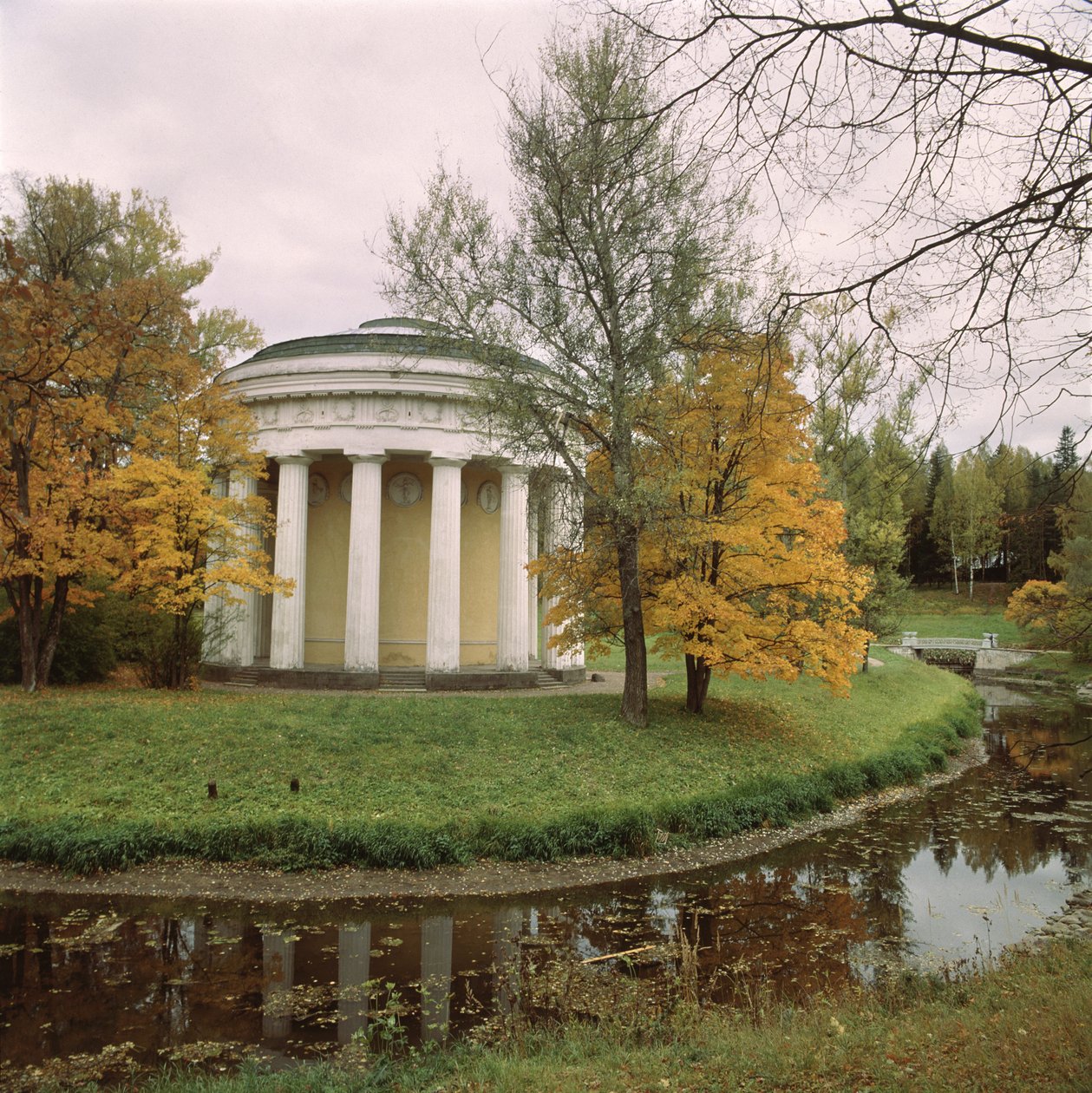 Pawłowsk. Świątynia Przyjaźni, 1780-1783 autorstwa Charles Cameron