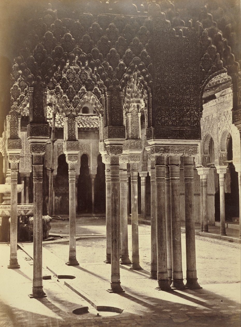 Dwór Lwów w Alhambrze (Patio de los Leones en la Alhambra) autorstwa Charles Clifford