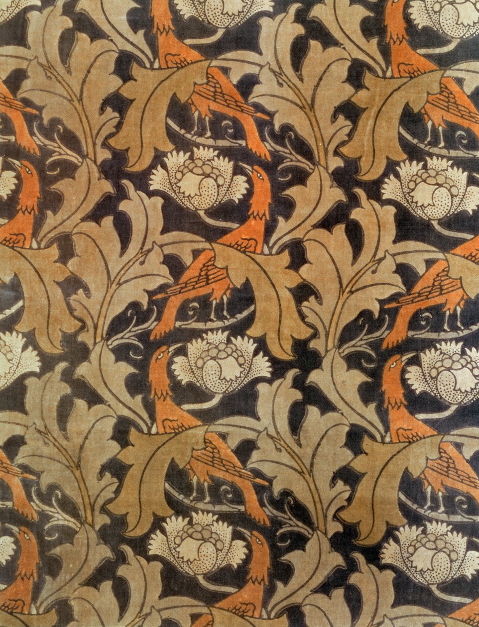 Kwiaty i liście z ptakami, wyprodukowane przez G.P.& J.Baker dla Liberty & Co., ok.1893 (nadrukowany aksamit) autorstwa Charles Francis Annesley Voysey
