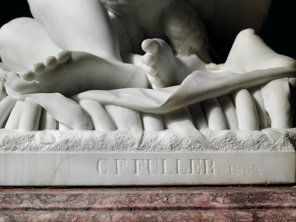 Figura Rodopisa naturalnej wielkości na cokole autorstwa Charles Francis Fuller
