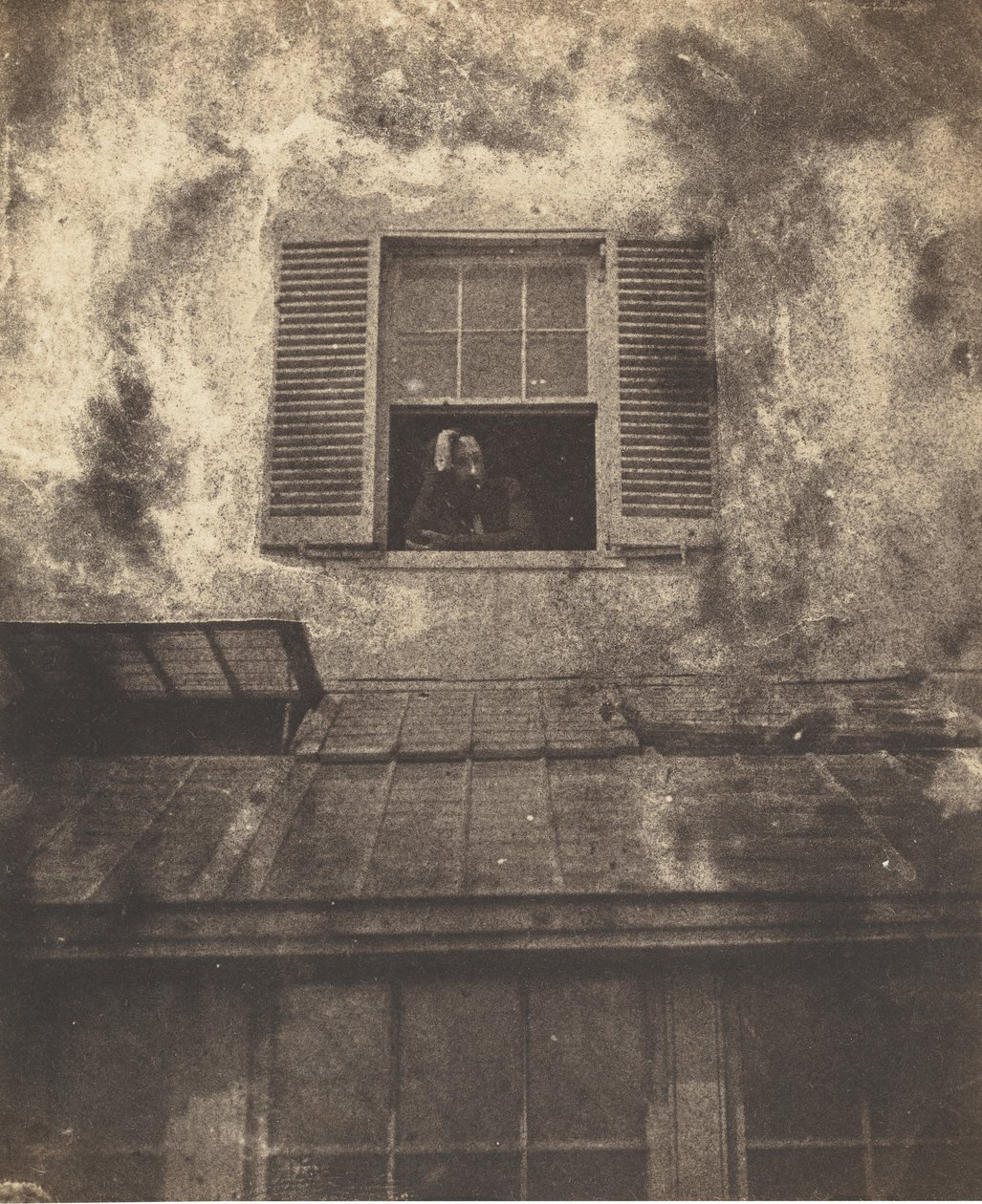 Auguste Vacquerie przy oknie, taras morski, ok. 1900 r. 1853. Twórcy: Charles Hugo, Auguste Vacquerie. autorstwa Charles Hugo, Auguste Vacquerie