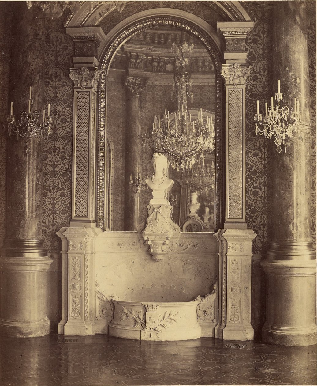 [Wnętrze pałacu, prawdopodobnie Hotel de Ville, Paryż]. autorstwa Charles Marville
