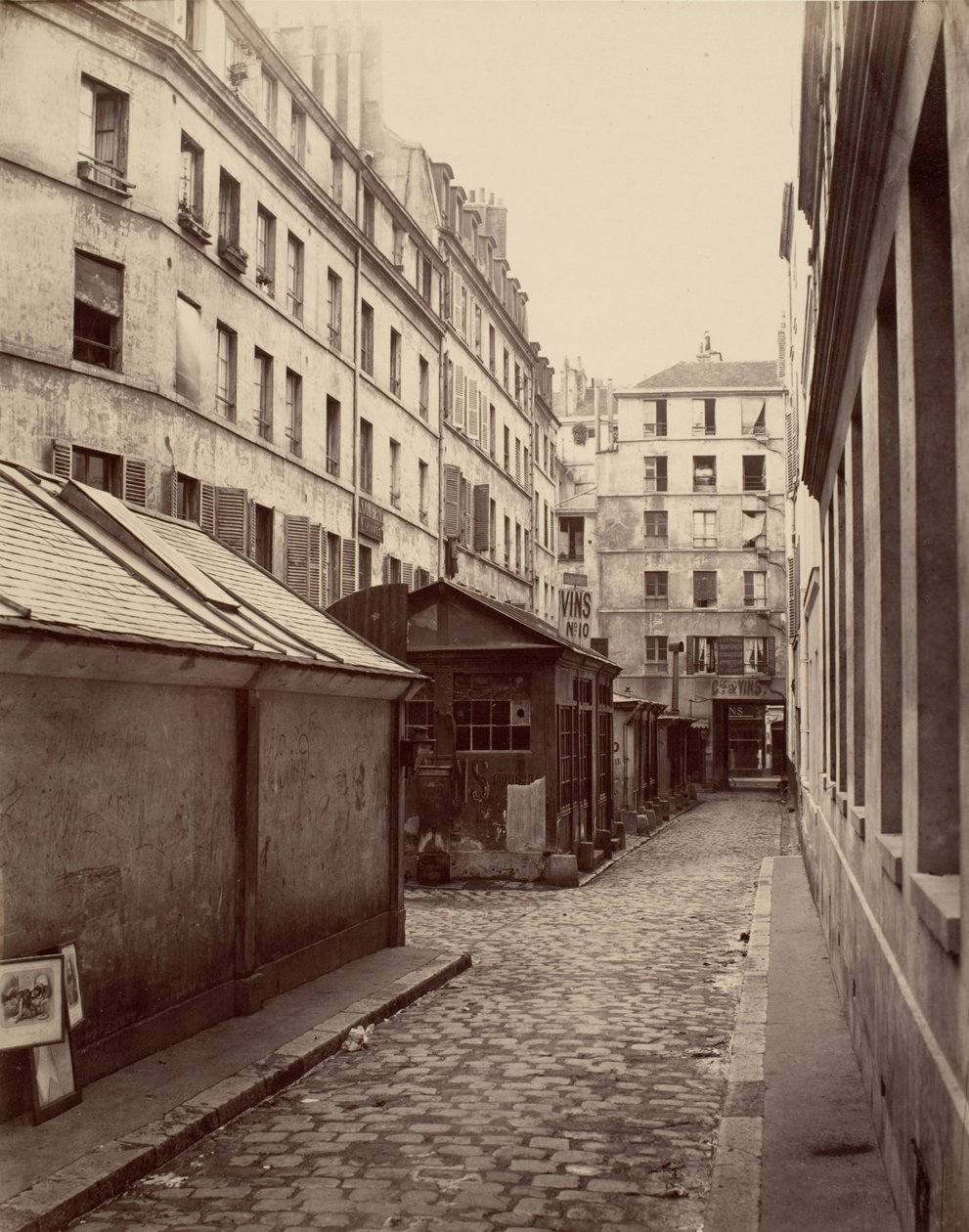 Przejście Dwóch Sióstr przy rue Lafayette autorstwa Charles Marville