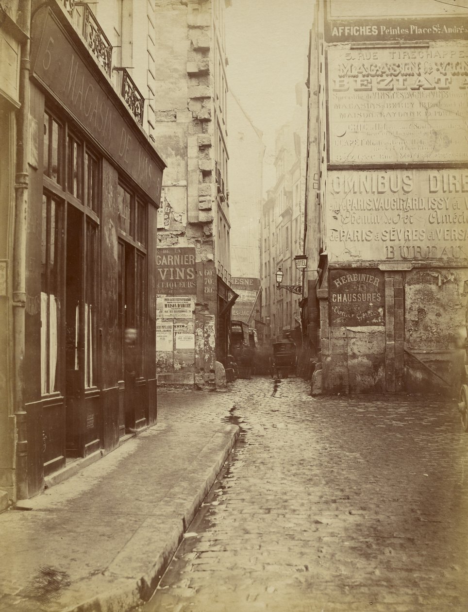 Rue Tirechappe, widok od rue Saint-Honoré autorstwa Charles Marville