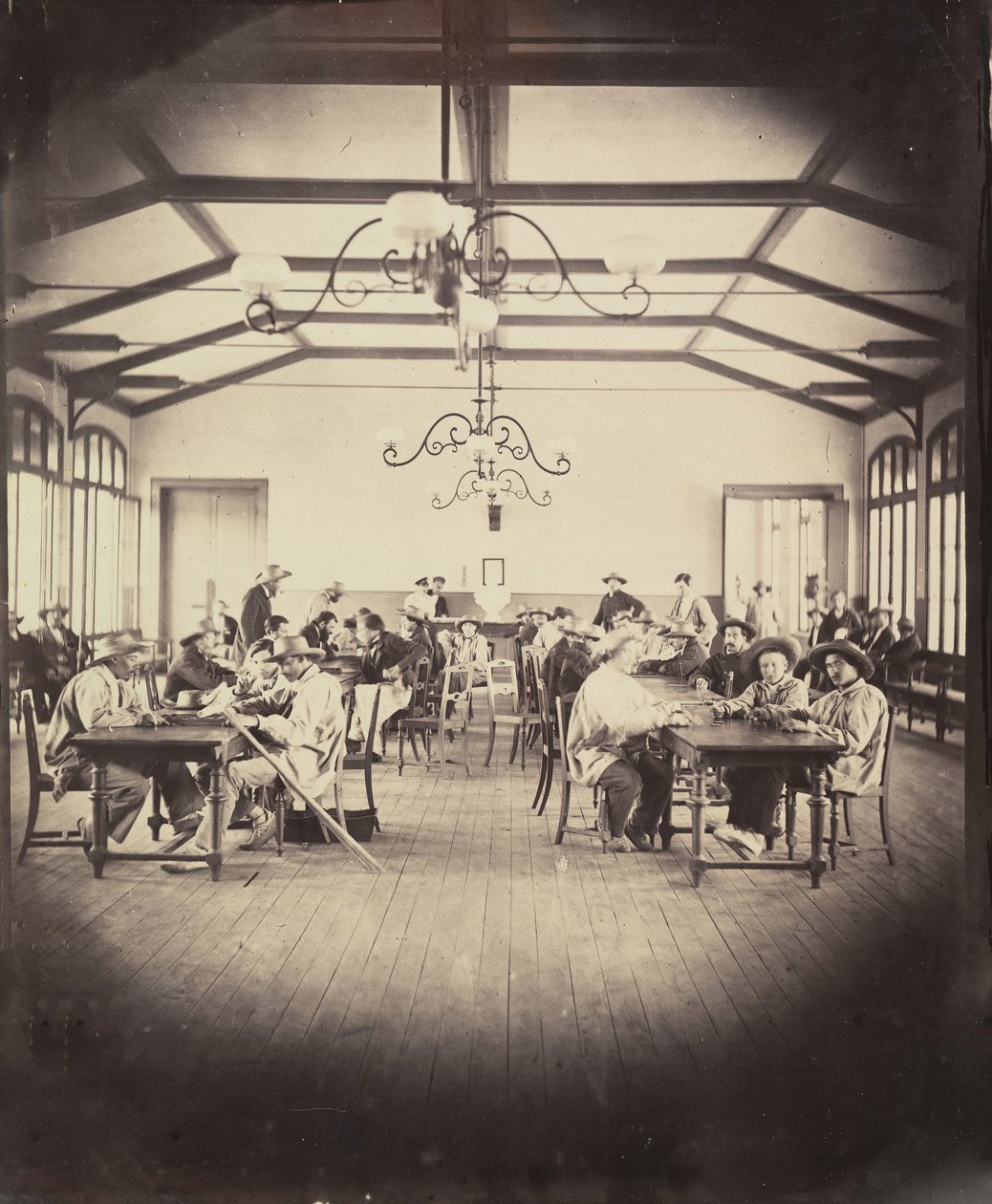 Cesarski Azyl w Vincennes, sala gier, 1858-59. autorstwa Charles Nègre