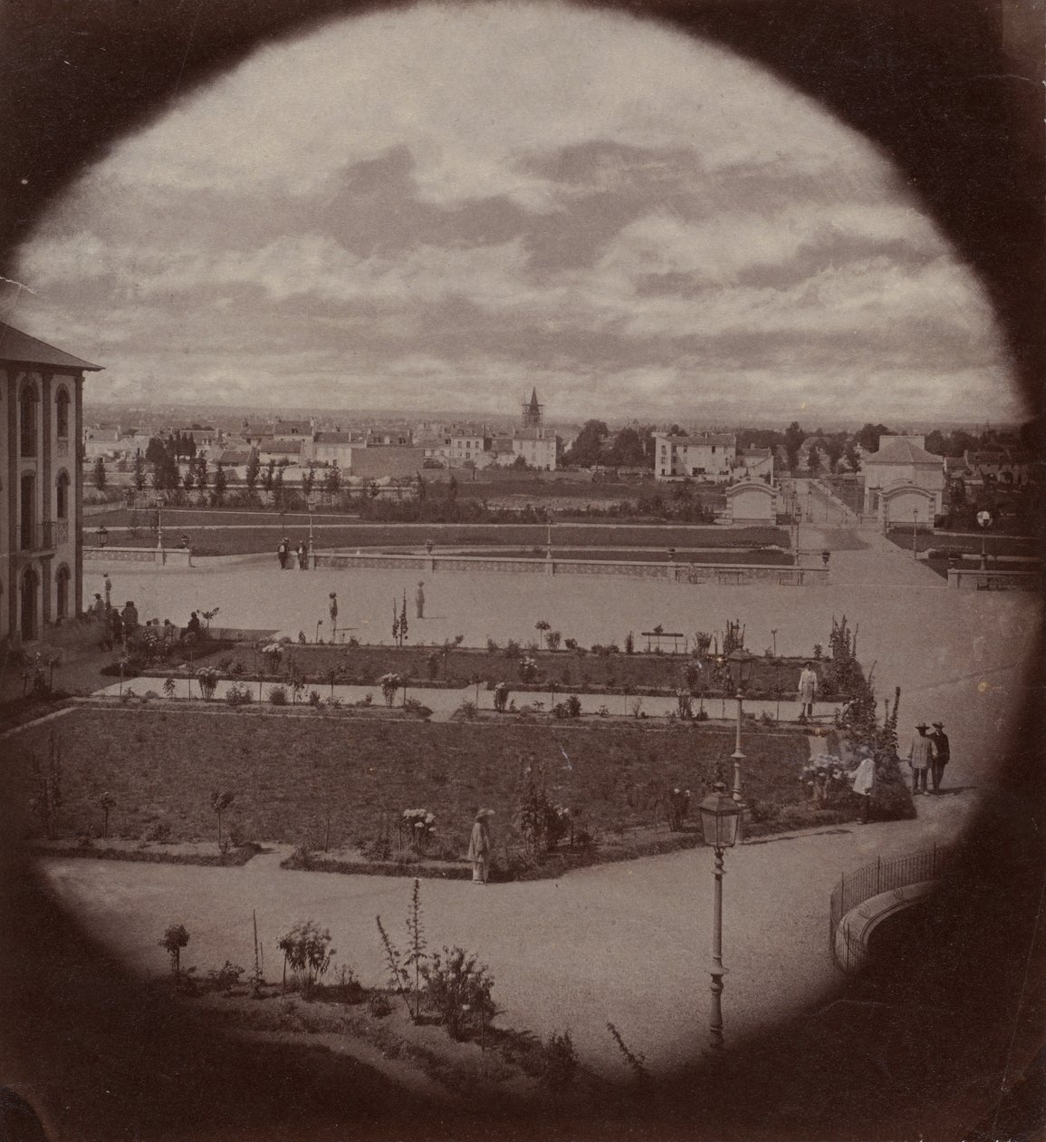 Cesarski Azyl w Vincennes, widok Charenton, 1858-59. autorstwa Charles Nègre