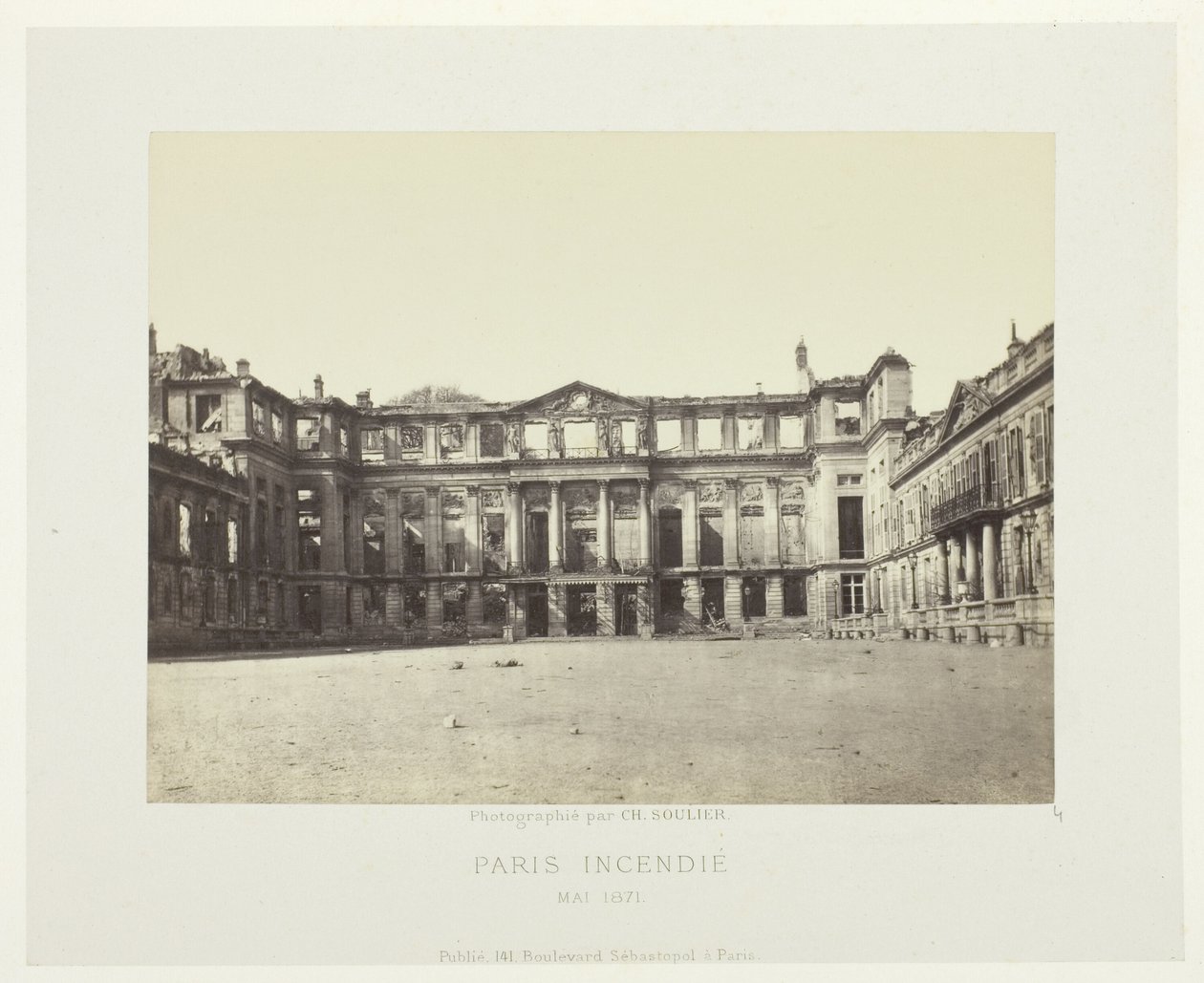 Paris Fire (Fasada Palais de Saint-Cloud), z serii „Paris Incendié” autorstwa Charles Soulier