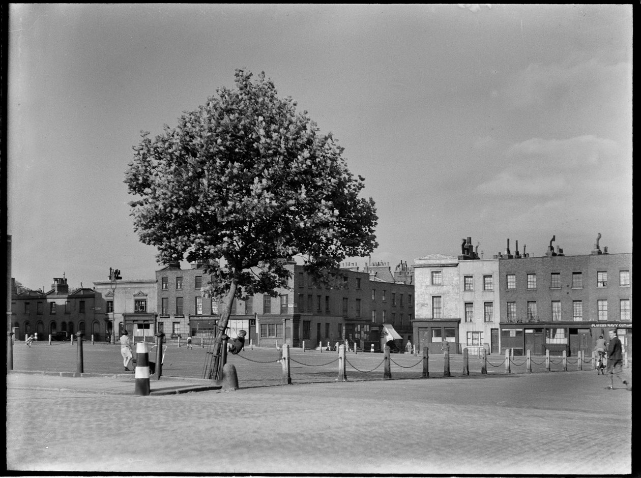 Cumberland Market, Regents Park, Camden, Greater London Authority, lata 30. XX wieku. autorstwa Charles William Prickett
