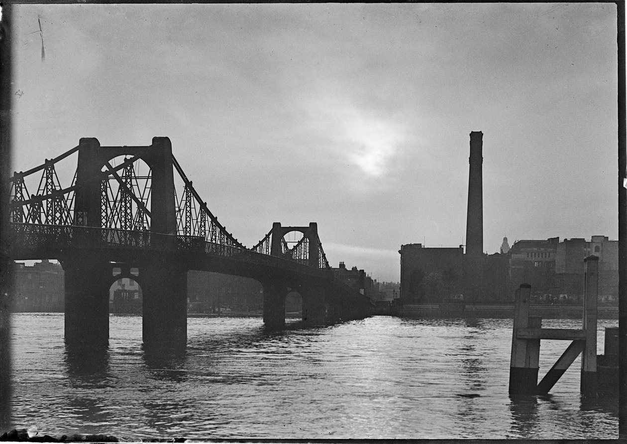 Lambeth Bridge, Westminster, Greater London Authority, 1920-1927. autorstwa Charles William Prickett