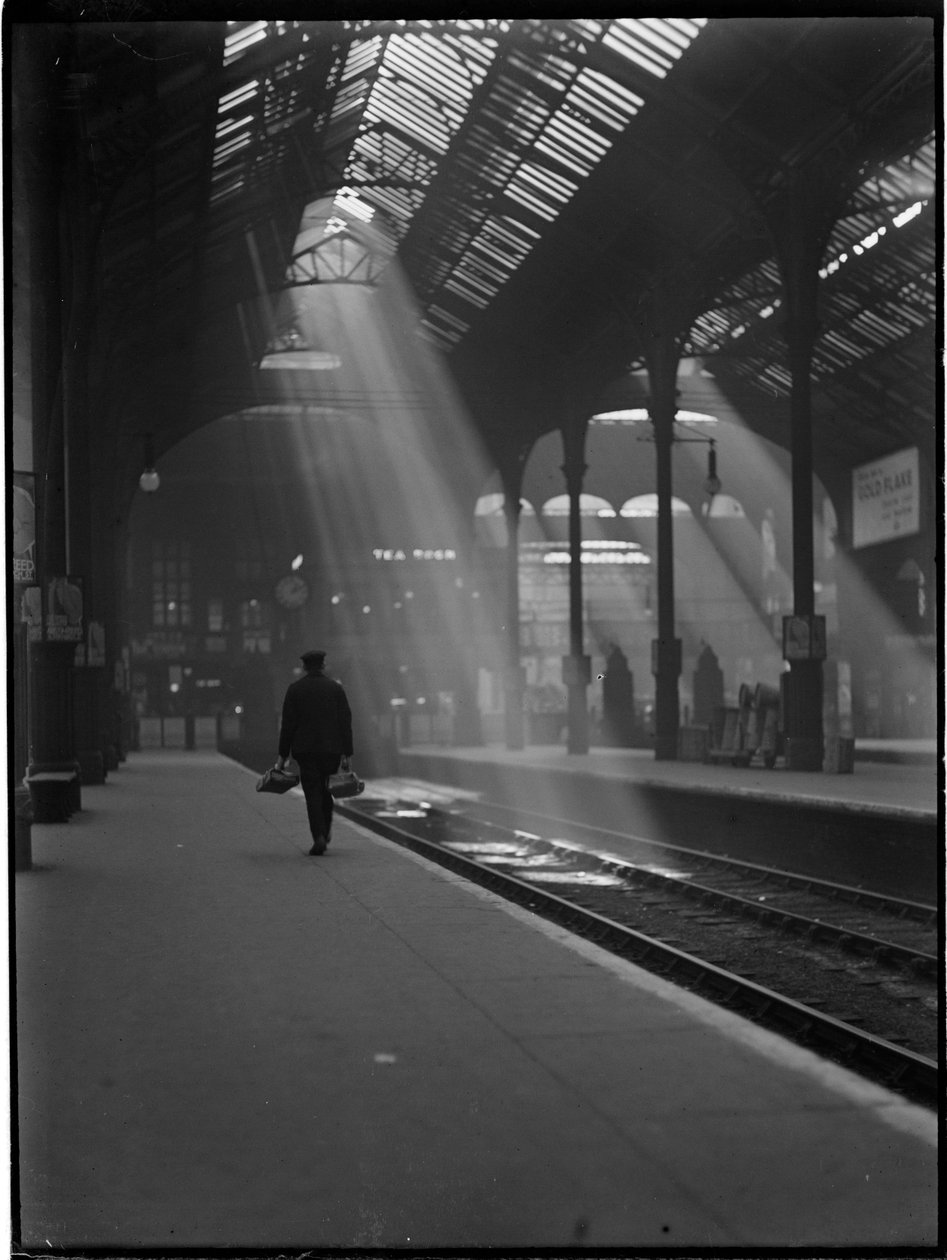 Stacja Liverpool Street, Liverpool Street, City of London, Greater London Authority, c1932. autorstwa Charles William Prickett