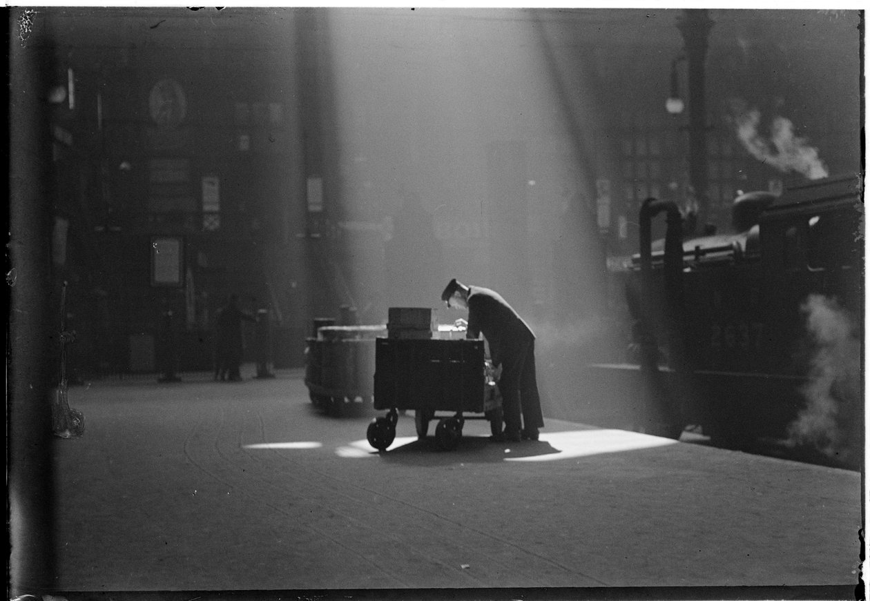 Stacja Liverpool Street, Liverpool Street, City of London, Greater London Authority, c1932. autorstwa Charles William Prickett