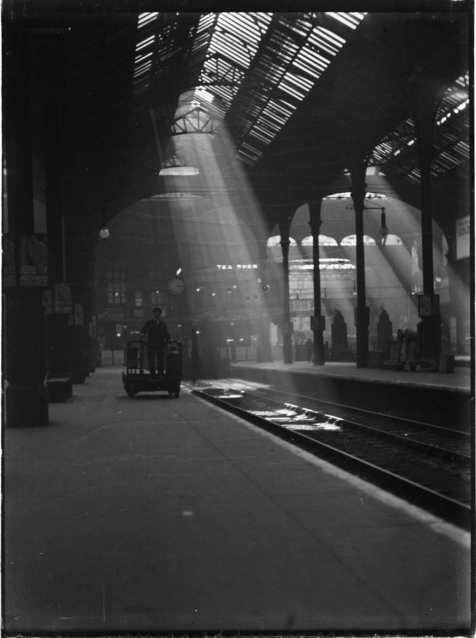 Stacja Liverpool Street, Liverpool Street, City of London, Greater London Authority, c1932. autorstwa Charles William Prickett