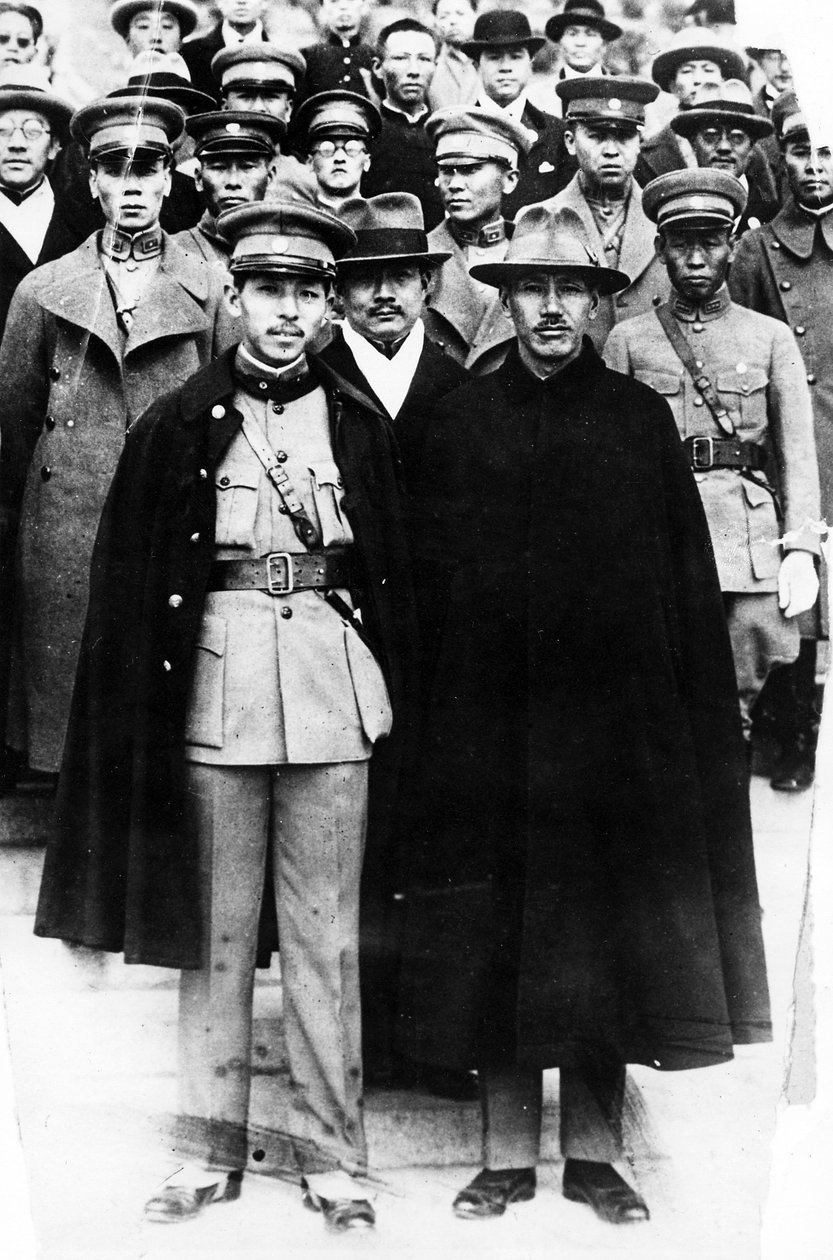 Czang Kaj-szek z dowódcami wojskowymi, ok. 1940-60 autorstwa Chinese Photographer