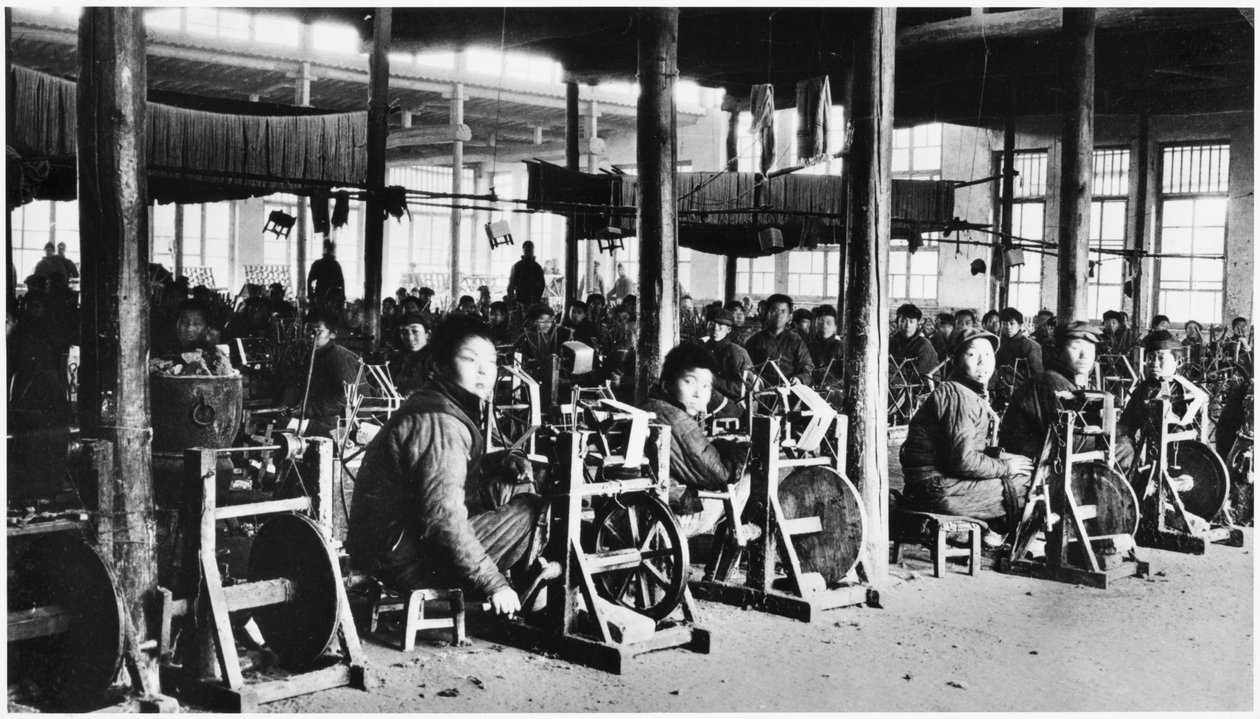 Fabryka prowadzona przez Chińczyków w pobliżu Chihsien, ok. 1930 r. autorstwa Chinese Photographer