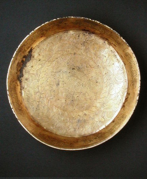 Basin, dynastia Tang (pozłacane srebrem) autorstwa Chinese School