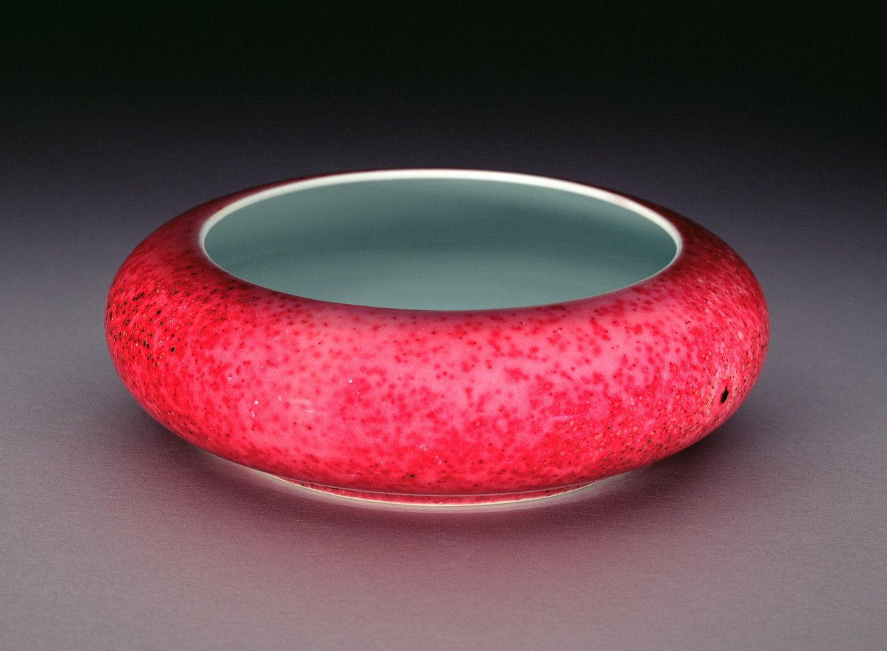 Myjka do pędzli z chińskiej porcelany Peachbloom (porcelana) autorstwa Chinese School