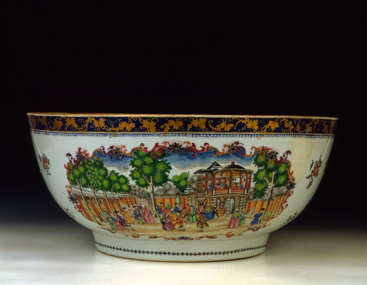 Famille róża „Londyn” punchbow, z widokiem na Grand Walk, Vauxhall Gardens, ok. 1750-1800 autorstwa Chinese School