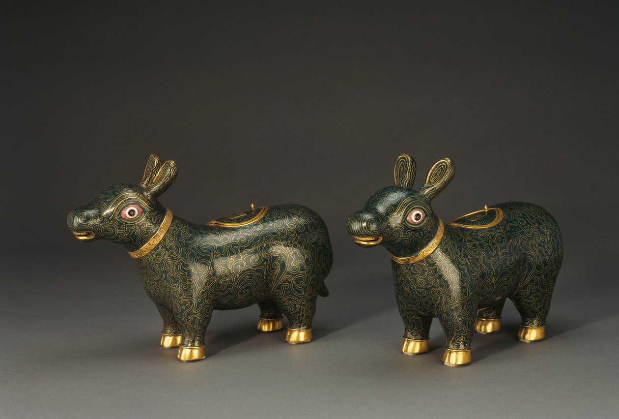 Para tapirów emaliowanych cloisonne tworzy naczynia autorstwa Chinese School