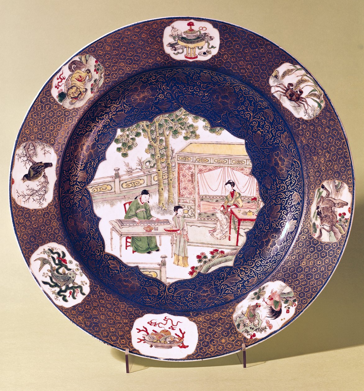 Półmisek okrągły ze sceną muzyczną, Okres Kangxi (1662-1722) (porcelana) autorstwa Chinese School