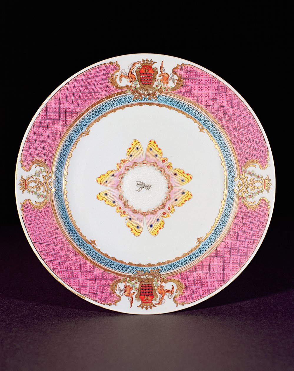 Talerz obiadowy malowany emaliami Famille Rose z herbami Grimaldi di Castro, okres Yongzheng (1723-35) c.1735 (porcelana) autorstwa Chinese School