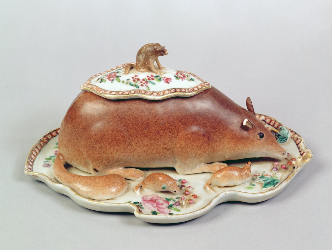 Famille waza z sosem różanym i pokrywka wzorowana na wiewiórce, okres Chien Lung (1736-95) (ceramika) autorstwa Chinese School