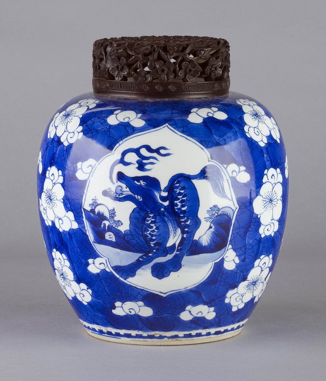 Słój (z pokrywką i wzorem smoka), 1662-1722 (ceramika) autorstwa Chinese School