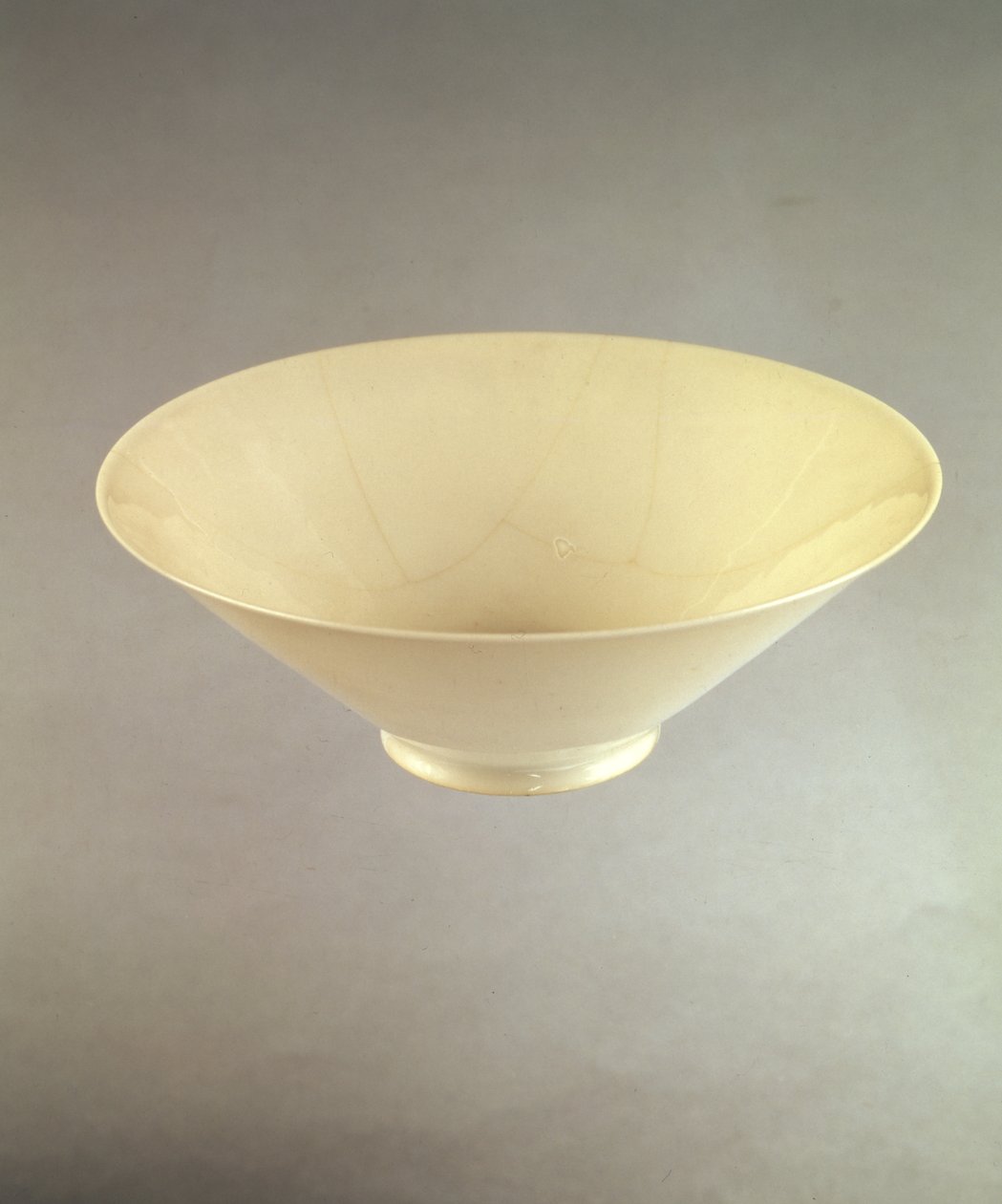 Kielich do wina Yung lo z pieców Ching-te-Chen, ok. 1403-25 (porcelana) autorstwa Chinese School Chinese School