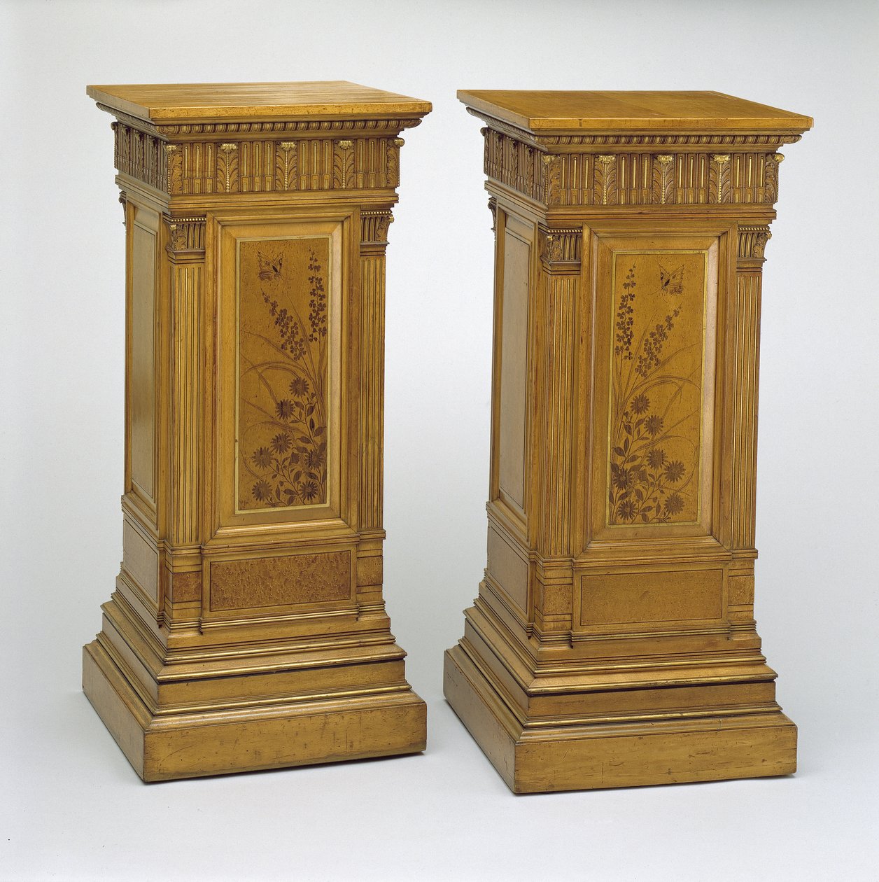 Piedestał autorstwa Christian and Gustave  Herter