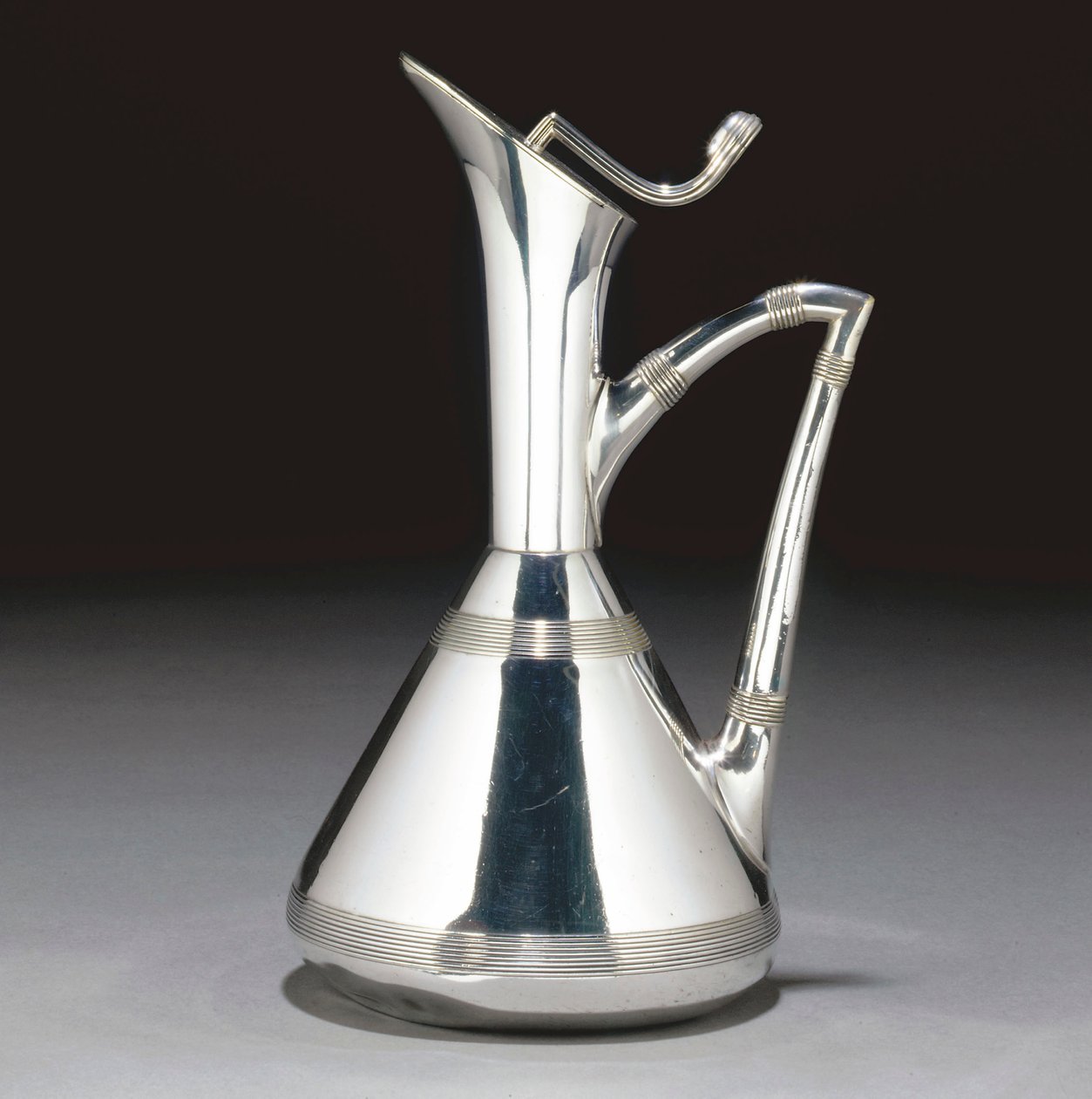 Ewer autorstwa Christopher Dresser