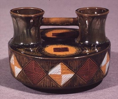 Naczynie ceramiczne, Linthorpe, autorstwa Christophera Dressera autorstwa Christopher Dresser