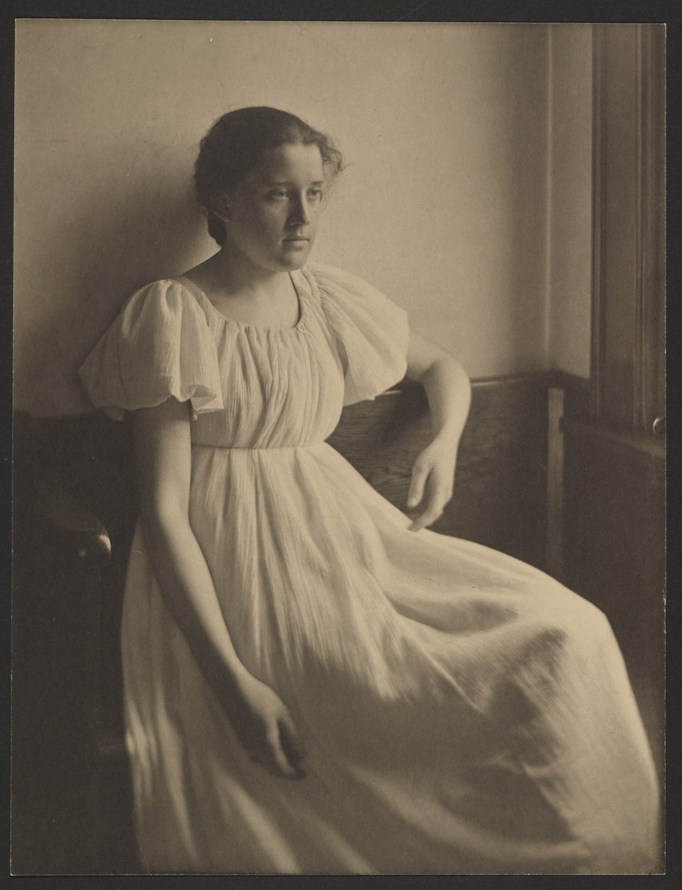 Biała sukienka autorstwa Clarence H. White