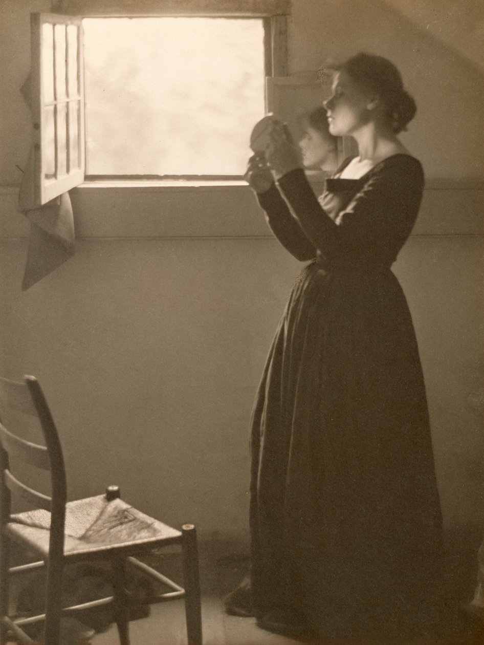Dziewczyna z lustrem, 1898 (odbitka platynowa) autorstwa Clarence Henry White