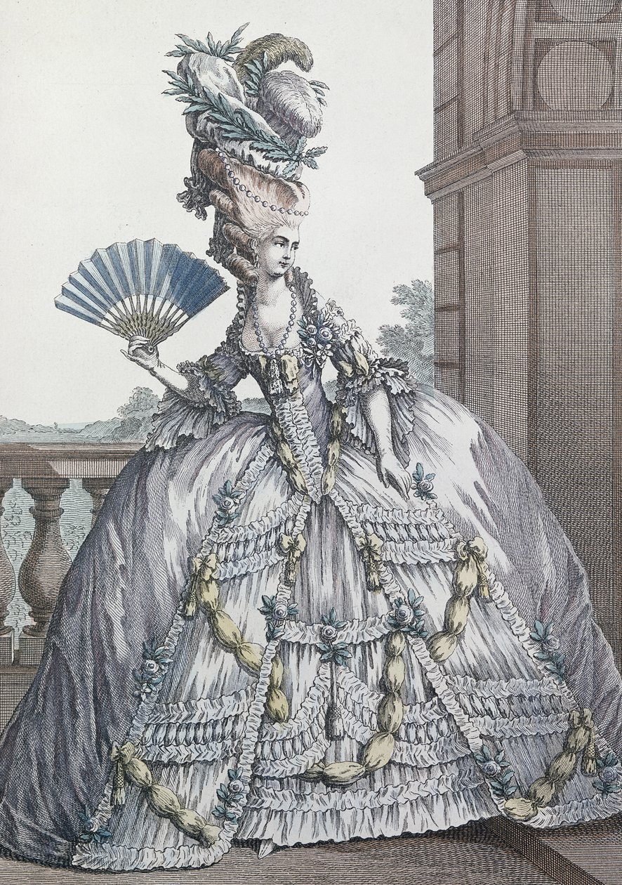 Kobieta w stylowej sukience z włosami „A la Victoire”, grawerowana przez Voysanda, 1778 autorstwa Claude Louis Desrais