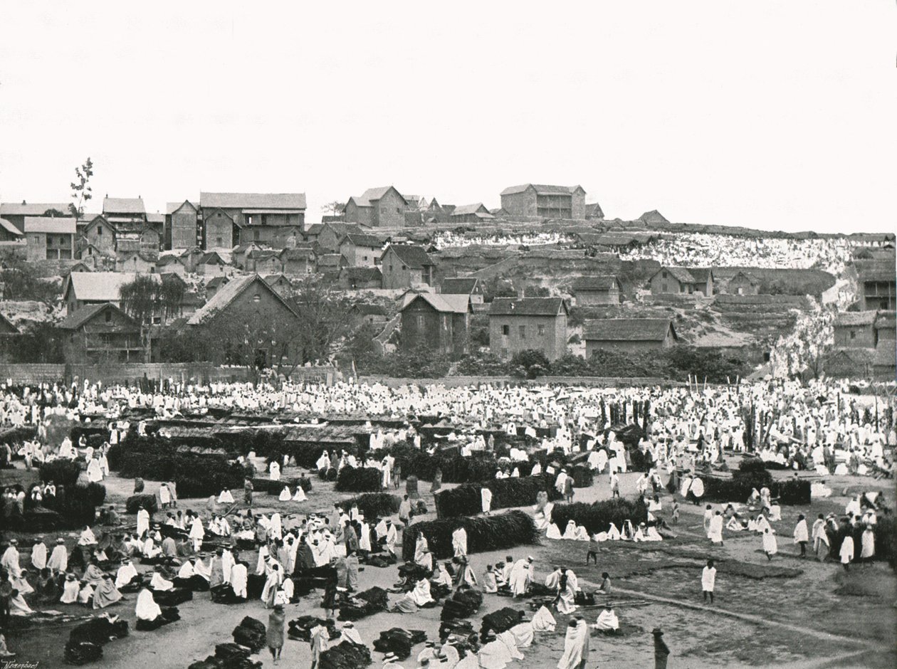 Rynek, Antananarywa, Madagaskar, 1895. autorstwa Colonel Stewart