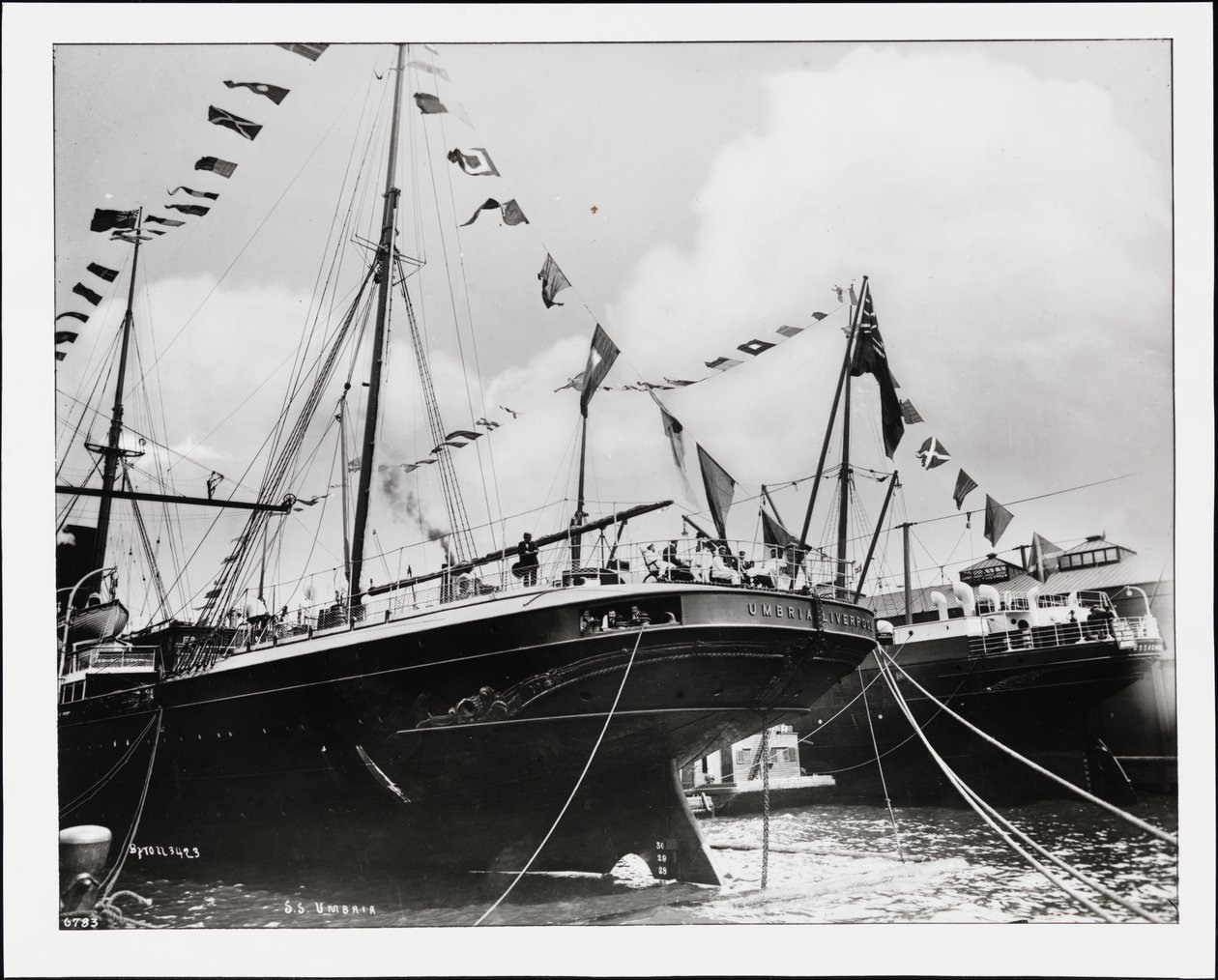 Rufa SS "Umbria" w doku, ok. 1900 (zdjęcie czarno-białe) autorstwa Company Byron